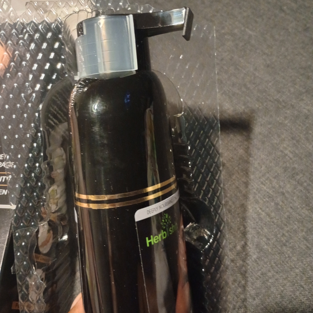 Color shampoo - Picture 8 of 10